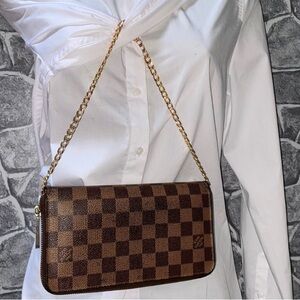 Authentic Rare Louis Vuitton Damier Zippy Wallet